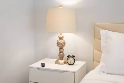 Image de Updated 1br *House* in Glendale with Private Fenced Yard (p55)