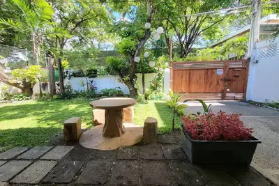 Image de [Rare Opportunity] 4br Guest House w/ parking Near the Mall