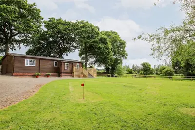 Image de The Log Cabin, family friendly, with a garden in Tenbury Wells