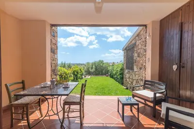 Appartement Trilo Monte Petrosu avec vue sur la mer, jardin & Bbq