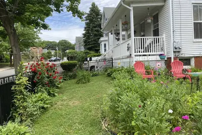 Image de Beautifully furnished 3 bedrooms close to Boston Apt up to 5 adults