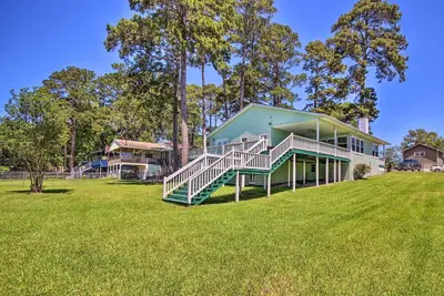 Image de Waterfront Onalaska Retreat w/ Private Dock!