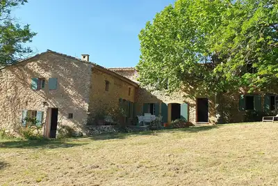 Image de Mas provençal de charme, piscine, nature et calme
