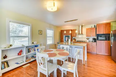 Image de Charming Frisco Cottage < 2 Mi to Beaches!