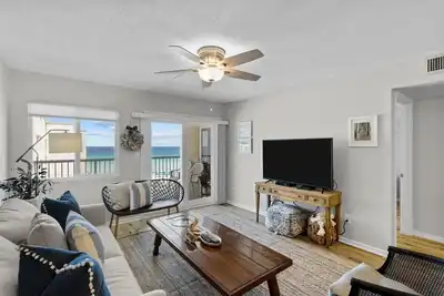 Image de Beautiful Newly Redecorated Unit with Gorgeous Gulf Views! (611)