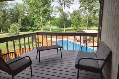 Image de Pool, Arcade, Hot Tub and more @16th and Aldeen