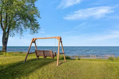 Image de 4 bed house on the shore of Lake Michigan