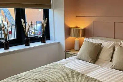 Image de Appartement-Supérieure-Salle de bain privée séparée-Vue sur la cour