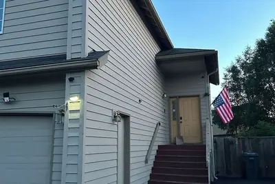 Image de 2 Bedroom 1 Bathroom Home Near Alaska Golf Course and Alaska Zoo