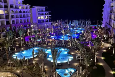 Image de Christmas Week 2025 - Five Star Villa La Valencia Beach & Spa Resort-Two-Bedroom