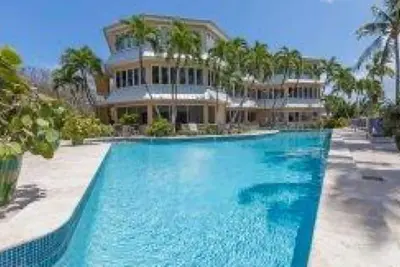 Image de Beach front condo - Seven Mile beach sleeping 6 to 8