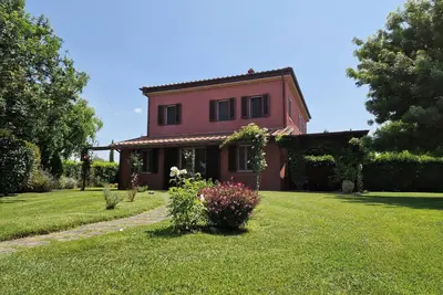 Image de Charmante Maison Toscane Nichee Dans Une Nature Sauvage
