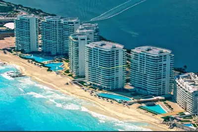 Image de Flash Sale: Luxury Beachfront Resort Amenities Condo/360 View/Ends May 1