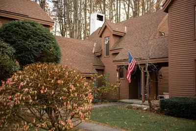 Image de Condo on Quechee Golf Course 3bd/2bt Private Feel