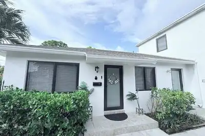 Image de Stylish Stay Close to Um & City Vibes