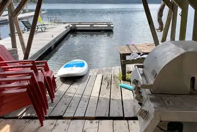 Image de Lakefront retreat in sunny Youbou Bc