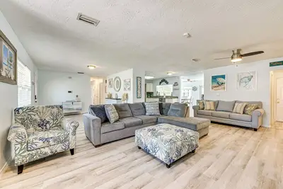 Image de < 2 Mi to Beach & Marina: Bright Ruskin Retreat!