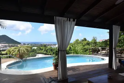 Stunning Tropical Vacation Villa With Fantastic Views
