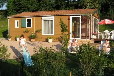 Image de Chalet de plain pied, accès internet et spas, le confort à petit prix