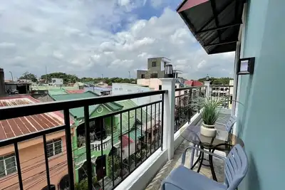 Image de 3rd floor 2 bedrooms 1 bathroom accommodate 5pax or more, home away from home.