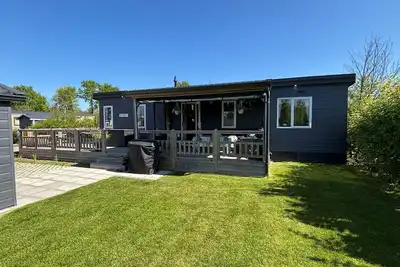 Image de Luxury chalet in Renesse, 2 bedrooms, 2 bathrooms Last Minute Discount! ! !