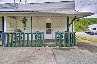 Image de Pet-Friendly Bluefield Apartment w/ Porch!