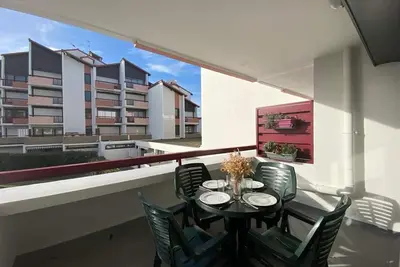 Image de Appartement avec Piscine, Terrasse et Parking à Capbreton, Proche du Port