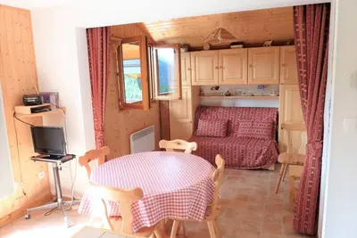 Image de Spacieux 3 pièces avec balcon, parking et coin montagne