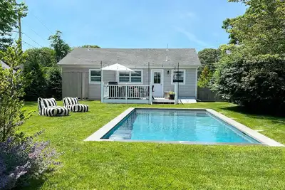 Image de Westhampton Beach cottage 1. 6 miles to Rogers Beach