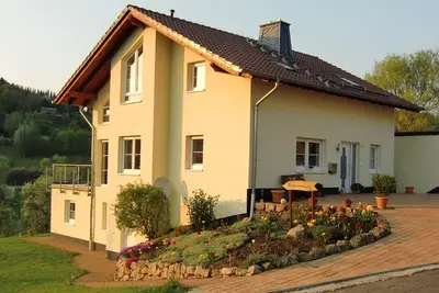 Apartment (65m²) with \"beautiful view\" garden with playground