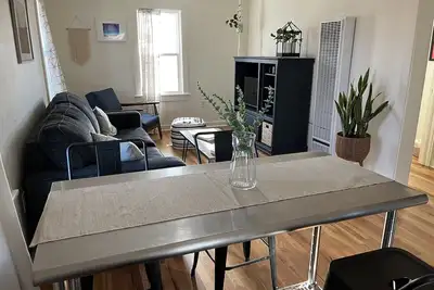 Image de 2-Bedroom Boho Bungalow, Newly Renovated