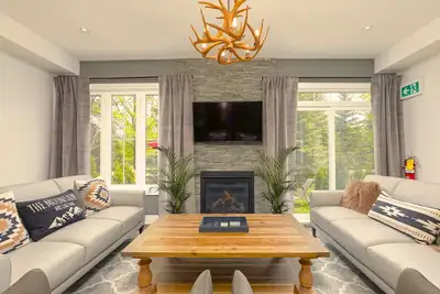 Image de Five-O at Snow: Free Shuttle to Blue