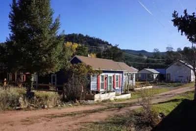 Image de Cozy Cottage in the Center of Historic Pine Grove