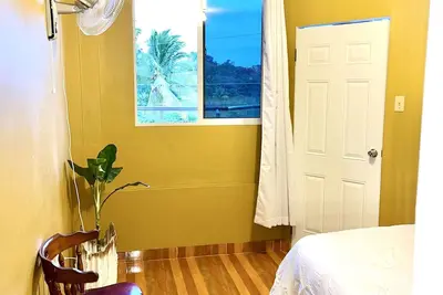 Image de One Bedroom w/ bar and restaurant —minutes from Ys Falls and Safari;