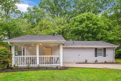 Image de Newly Renovated 3/2 Atl Westside Bungalow