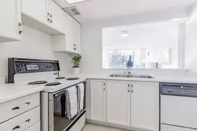 Image de Home Away from Home-1 Bedroom Condo In Toronto