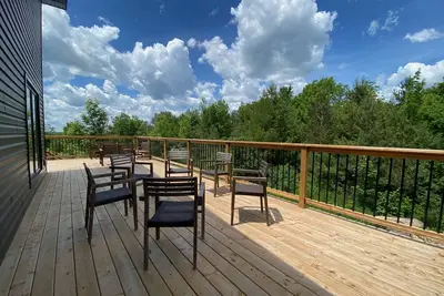 Image de Newer build - ready for spring & summer guests!