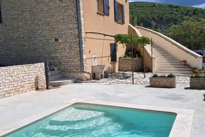 Image de Au cœur de la Provence, belle propriété au calme avec piscine. Vue magnifique!