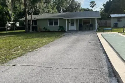 Image de Cute, clean home on big private lot in Inverness Fl.