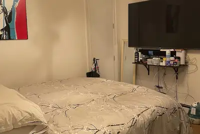 Image de Spacious 4 Bed, 2 Bath with Private Backyard and Gym!