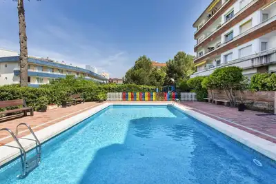 Image de Agréable appartement pour 4 personnes avec piscine, Wifi, climatisation, Tv et balcon