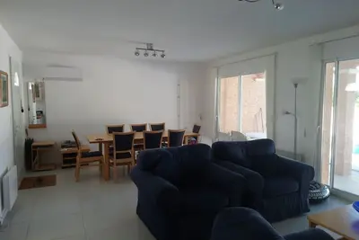 Image de Lovely 2-Bed Villa in Peret