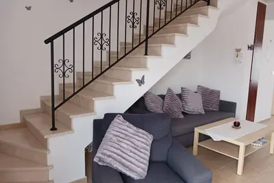 Image de Beautiful 2-Bed House in Mandria, paphos