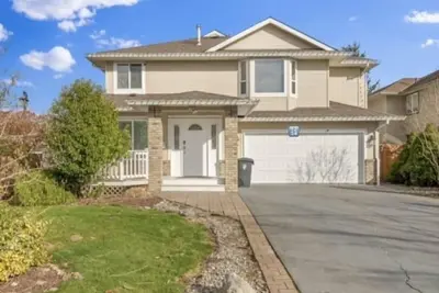 Image de Beautiful Home in Langley with Huge Patio