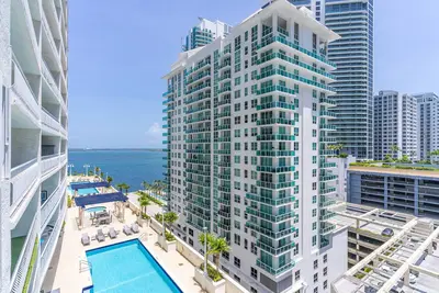 Modern 2/2 with Beautiful Ocean and Downtown Views