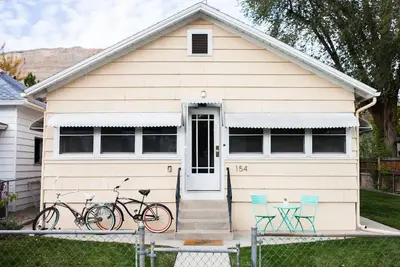 Image de Artsy Bungalow dans le coeur de la ville