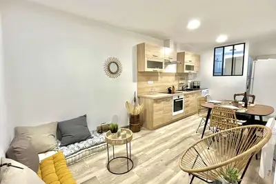 Image de Appartement T4 rénové à proximité du centre, calme