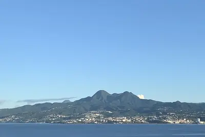 Image de Vue Panoramique Sur La Mer Des Caraibes Et La Baie De Fort De France