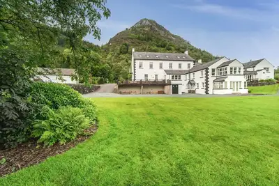 Image de Lords Seat - an apartment that sleeps 6 guests in 3 bedrooms