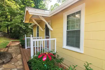 Image de Enjoy the sunrise from quiet spot on Lake Lure - no lake access til Spring 2026